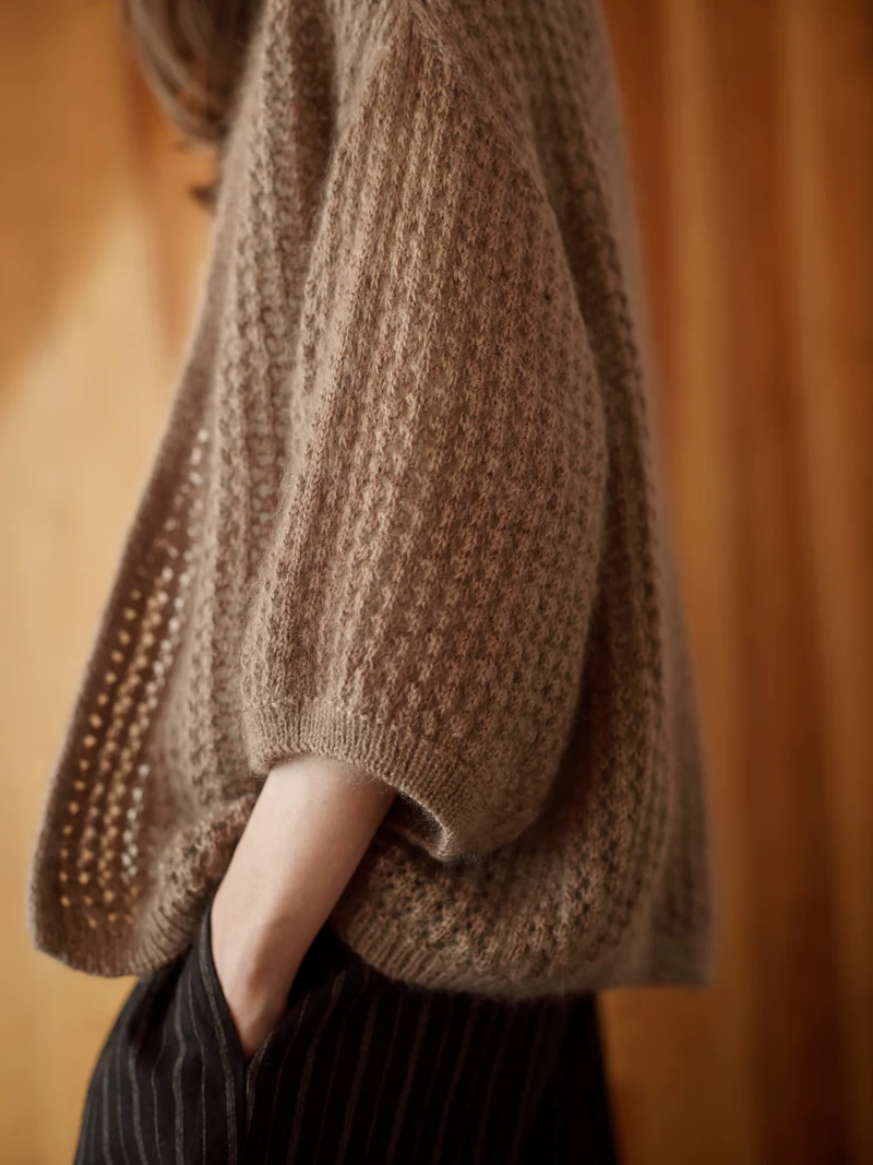 Entwined: Cables, Lace and Knitted Textures (2nd Quality) - Image 3