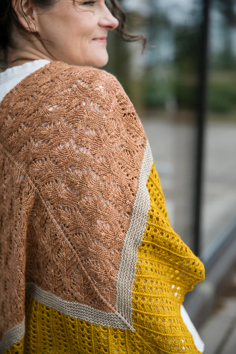 Entwined: Cables, Lace and Knitted Textures (2nd Quality) - Image 9